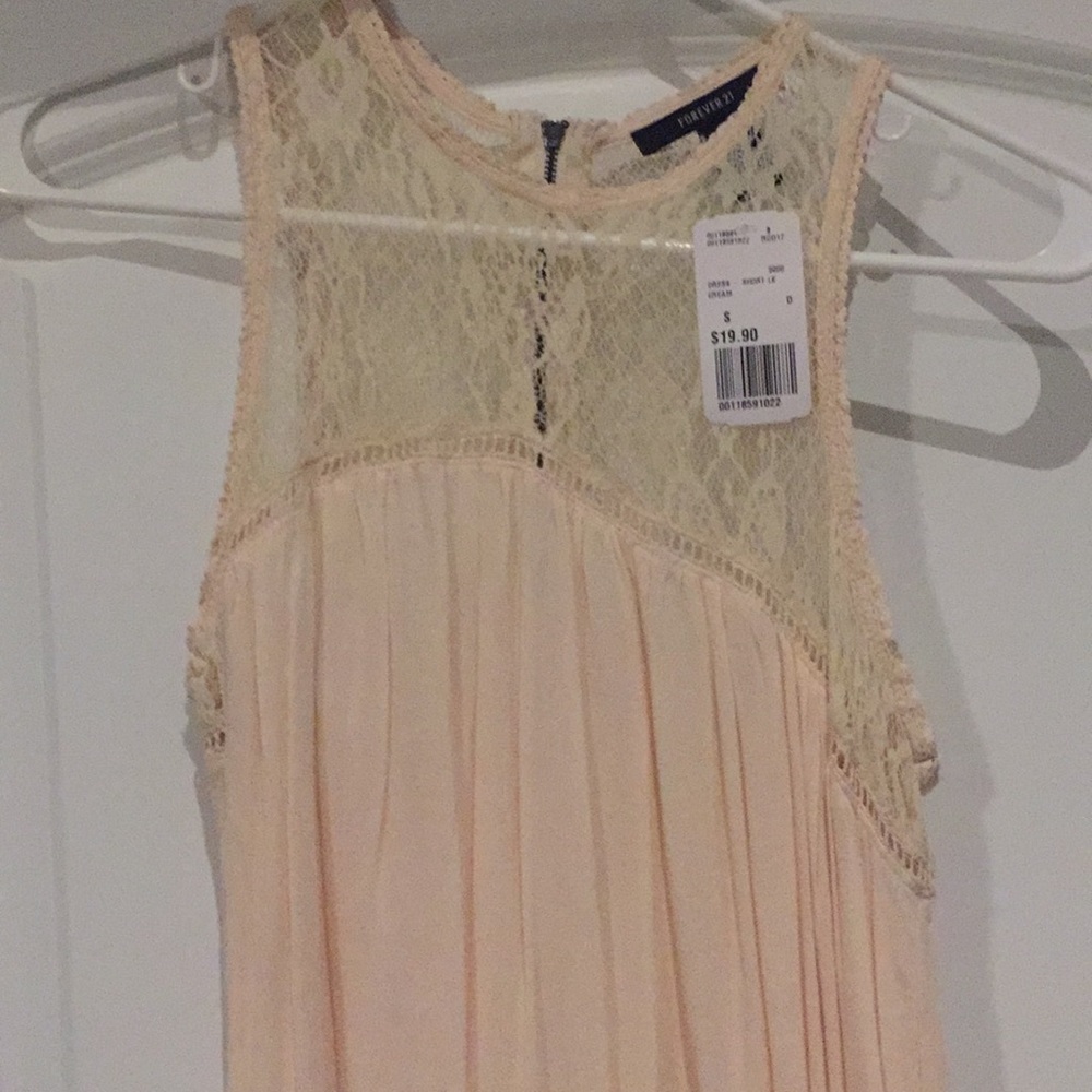 Dress - Picture 3 of 4